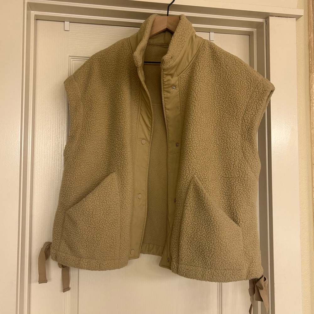 Women's Tan Sherpa Vest